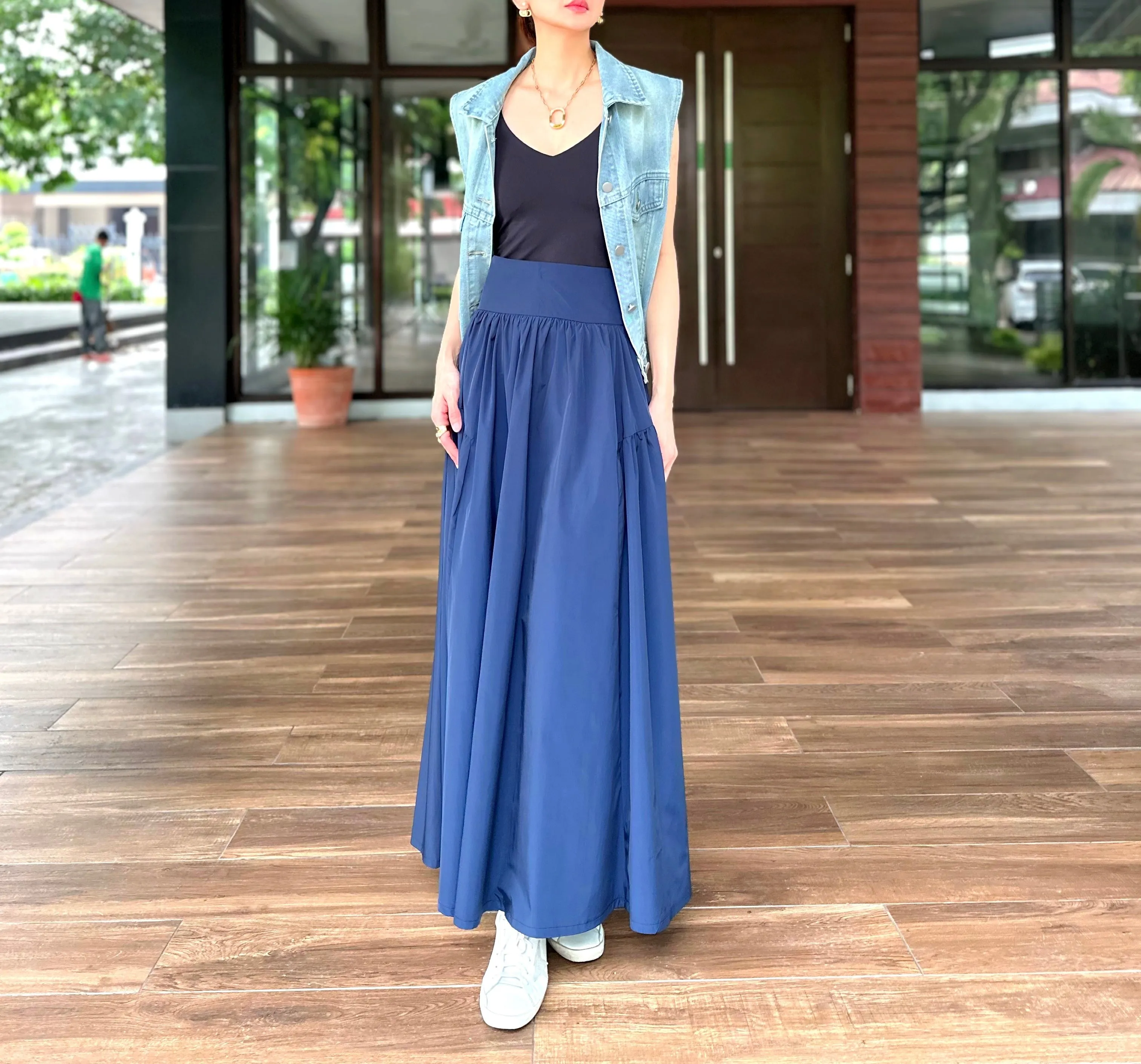 Nice Long Pleated Skirt in Navy