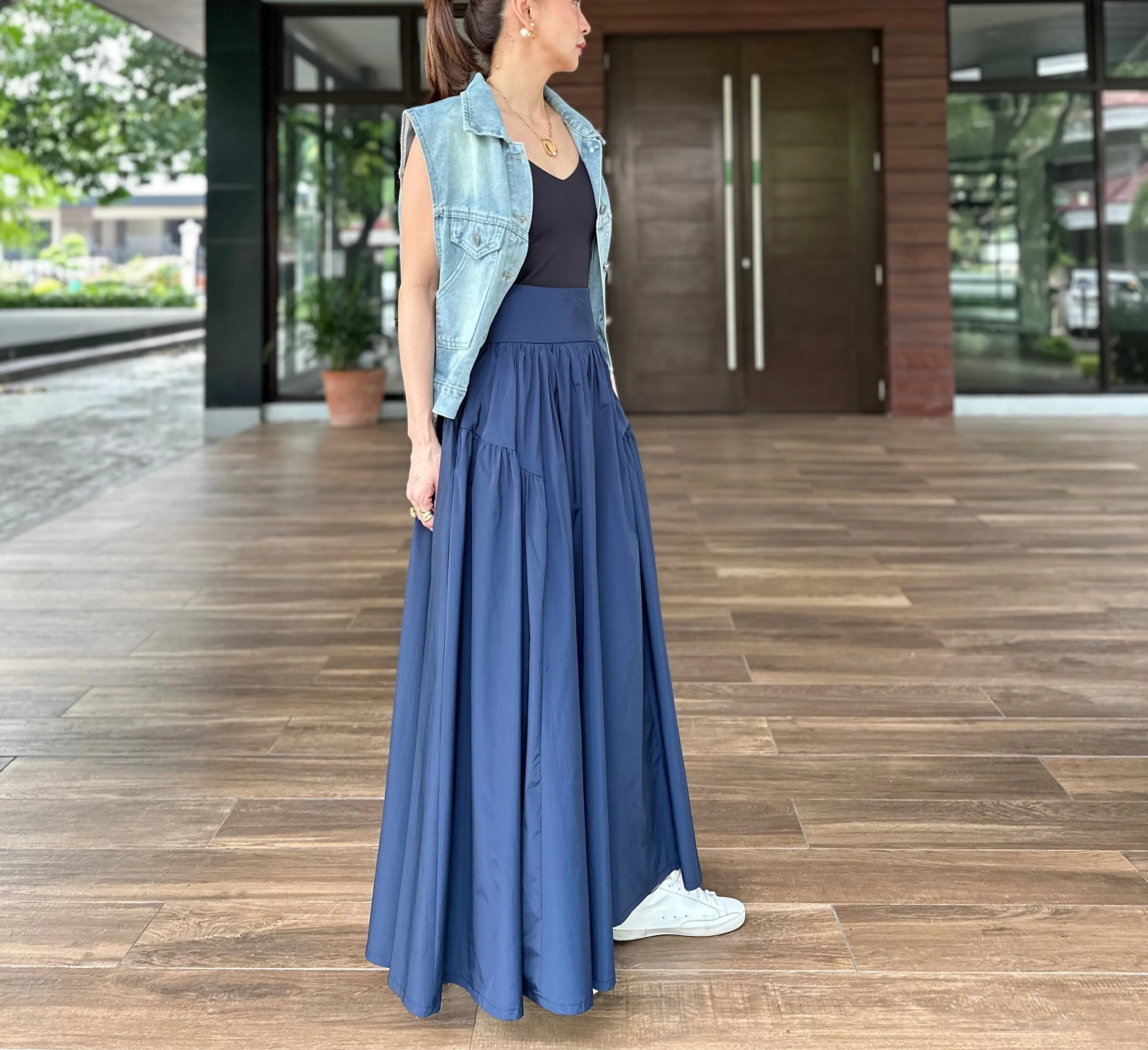 Nice Long Pleated Skirt in Navy