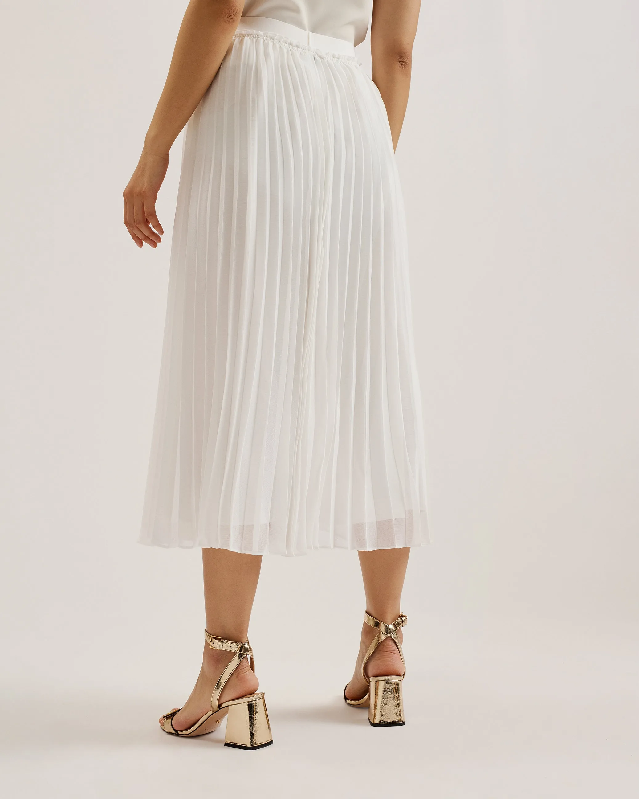 Tambor Pleated Midi Skirt With Elasticate White